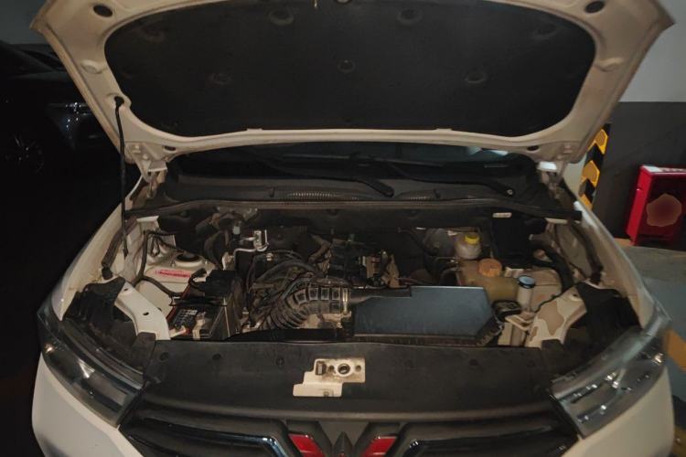Used Wuling Hongguang 2021 1.5L S Comfort Edition LAR Engine Bay