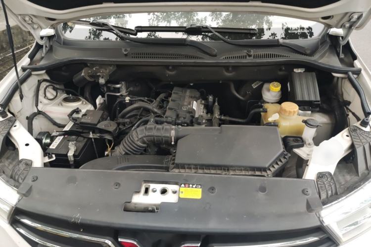 Used Wuling Hongguang 2021 1.5L S Comfort Edition LAR Engine Bay