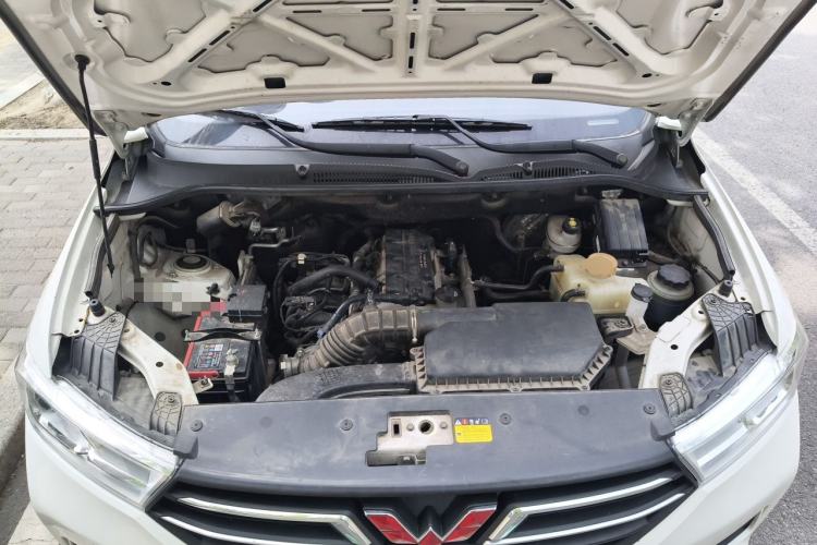Used Wuling Hongguang 2021 1.5L Revised S Standard Version Hydraulic-Power-Assisted LAR Engine Bay