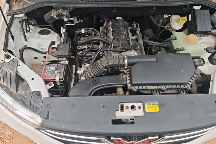 Used Wuling Hongguang 2021 1.5L Revised S Standard Version Hydraulic-Power-Assisted LAR Engine Bay