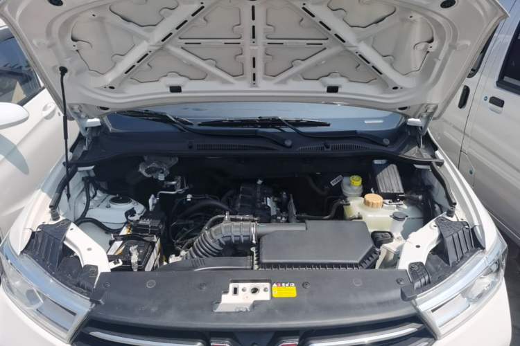 Used Wuling Hongguang 2021 1.5L S Standard Version LAR Engine Bay