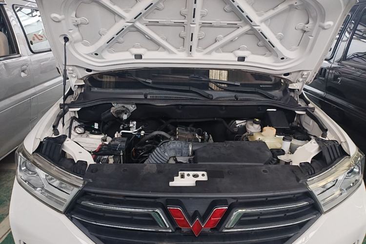 Used Wuling Hongguang 2021 1.5L Revised S Standard Version Hydraulic-Power-Assisted LAR Engine Bay