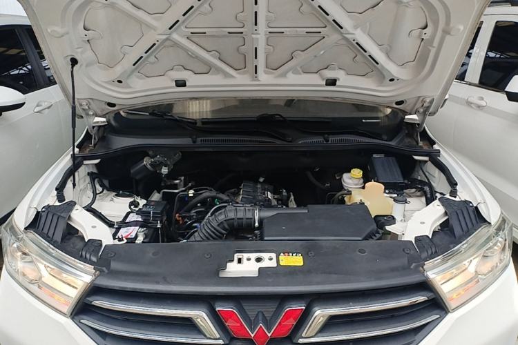 Used Wuling Hongguang 2021 1.5L S Standard Version LAR Engine Bay