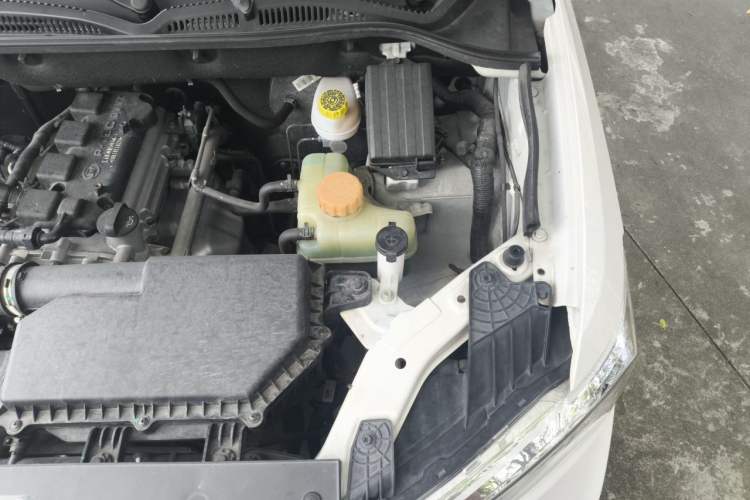Used Wuling Hongguang 2021 1.5L Facelifted S Comfort Version with Electric Power Steering LAR Engine Bay Left