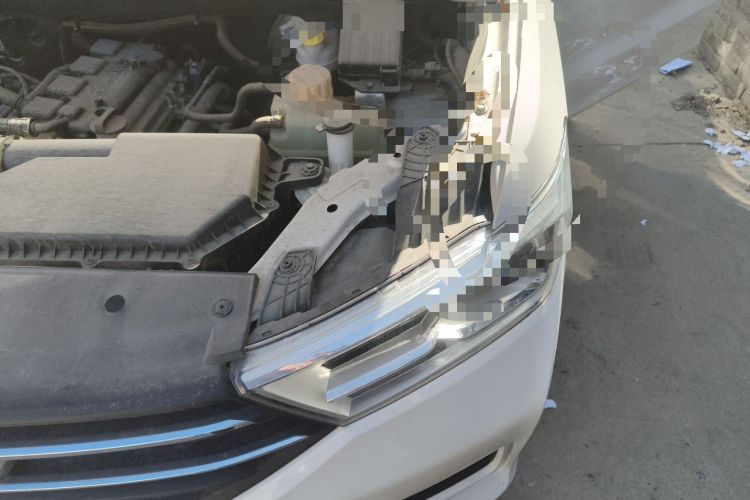 Used Wuling Hongguang 2021 1.5L Revised S Standard Version Hydraulic-Power-Assisted LAR Engine Bay Left