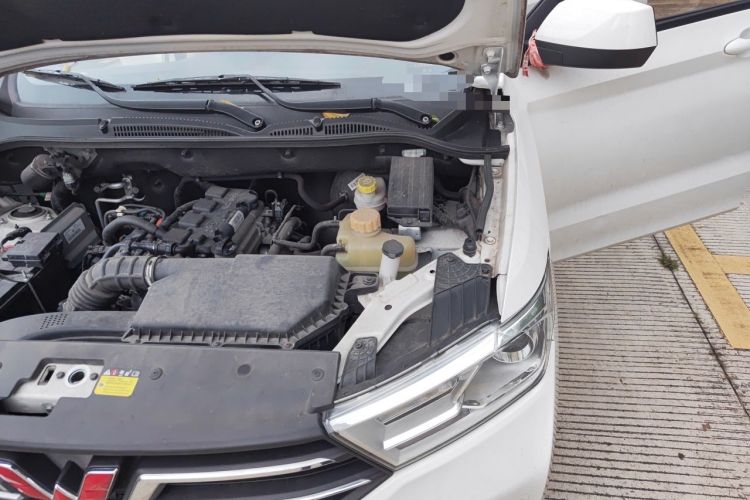 Used Wuling Hongguang 2021 1.5L Facelifted S Comfort Version with Electric Power Steering LAR Engine Bay Left