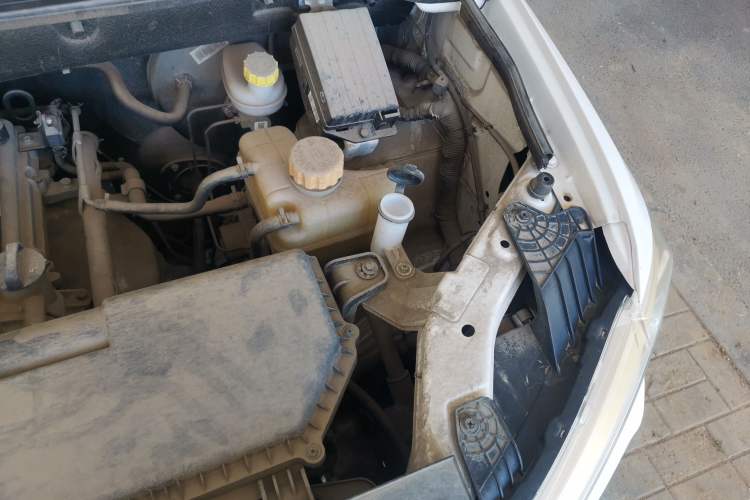 Used Wuling Hongguang 2021 1.5L S Standard Version LAR Engine Bay Left