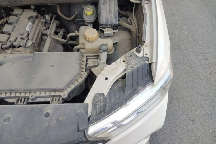 Used Wuling Hongguang 2021 1.5L S Comfort Edition LAR Engine Bay Left