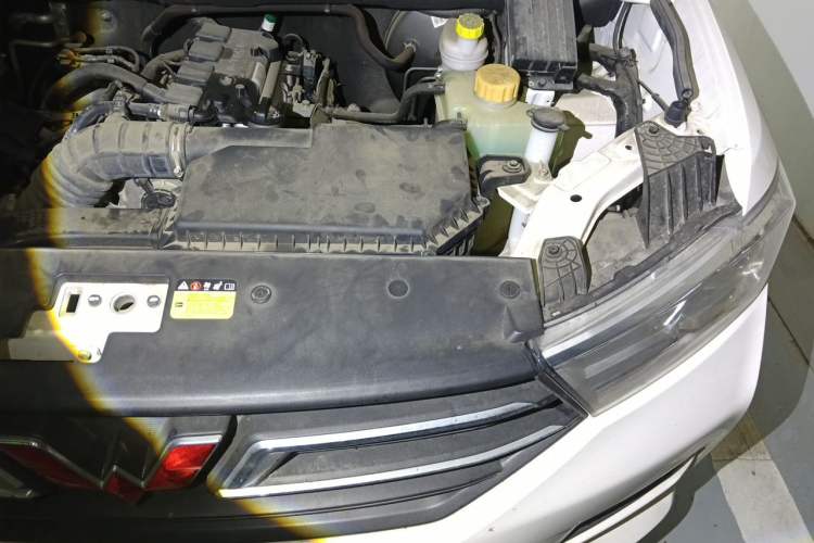 Used Wuling Hongguang 2021 1.5L Revised S Standard Version with Electric Power Steering LAR Engine Bay Left