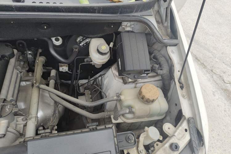 Used Wuling Hongguang 2021 1.5L Revised S Standard Version with Electric Power Steering LAR Engine Bay Left