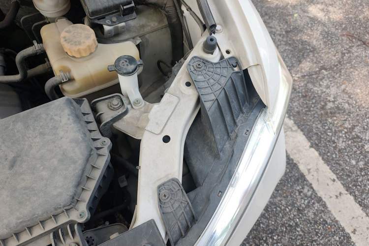 Used Wuling Hongguang 2021 1.5L S Base Version LAR Engine Bay Left