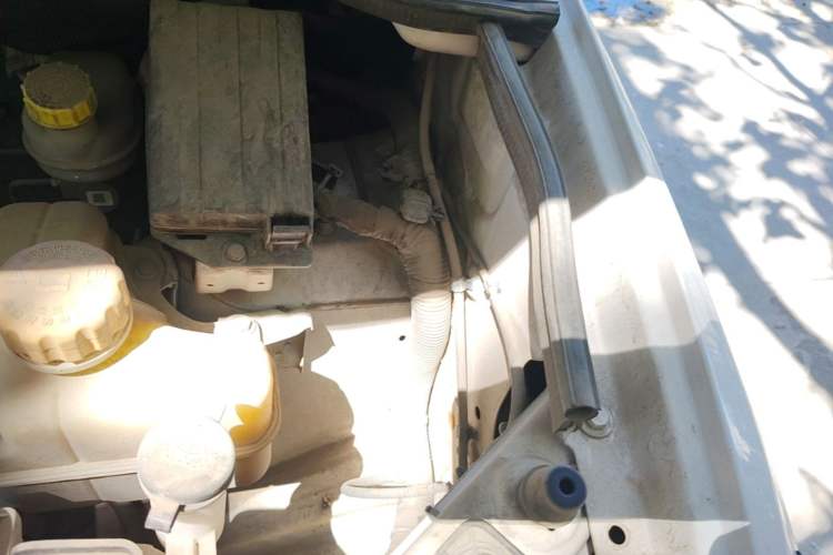 Used Wuling Hongguang 2021 1.5L S Standard Version LAR Engine Bay Left