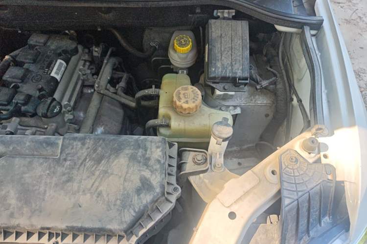 Used Wuling Hongguang 2021 1.5L S Standard Version LAR Engine Bay Left