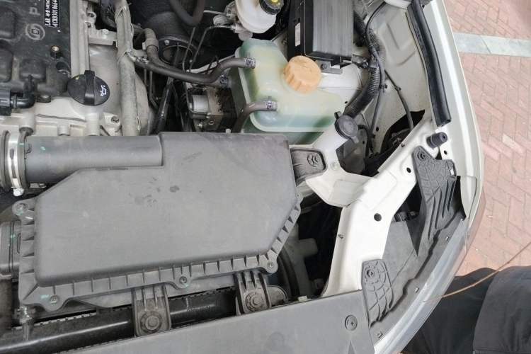 Used Wuling Hongguang 2021 1.5L S Comfort Edition LAR Engine Bay Left