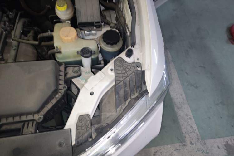 Used Wuling Hongguang 2021 1.5L Revised S Base Version Hydraulic Power Steering LAR Engine Bay Left