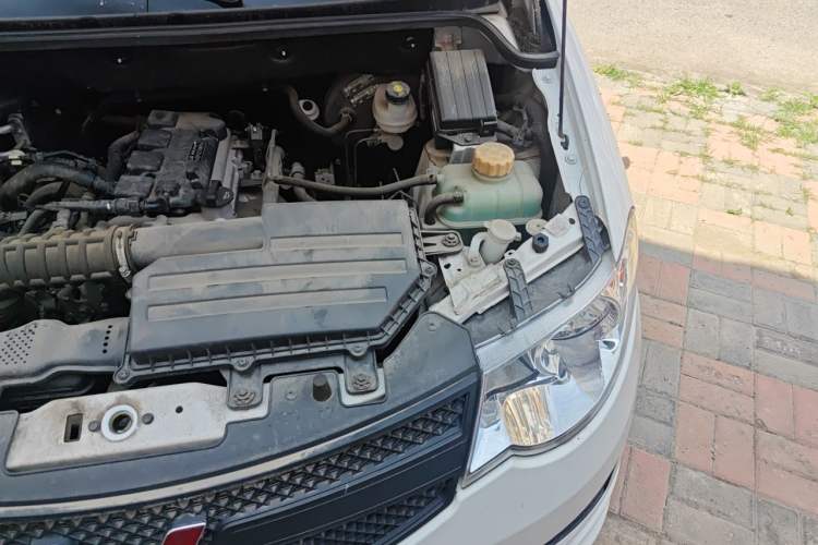 Used Wuling Hongguang 2021 1.5L S Base Version LAR Engine Bay Left