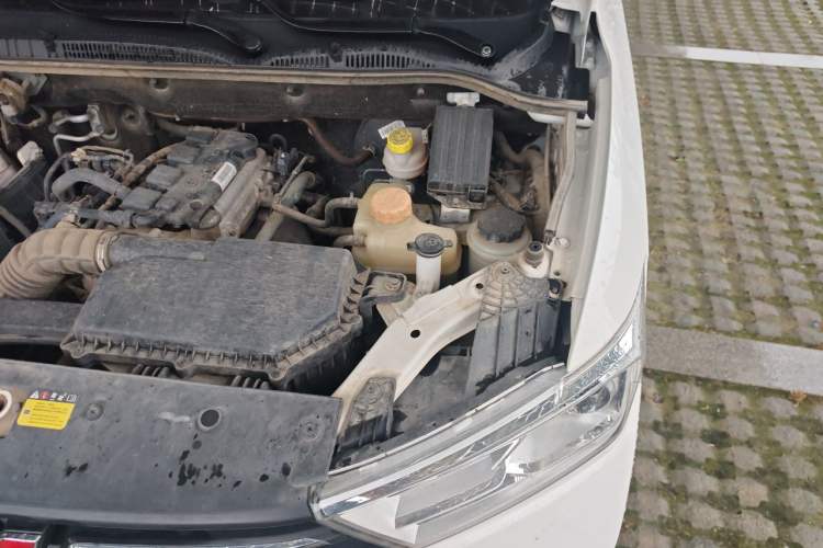 Used Wuling Hongguang 2021 1.5L S Comfort Edition LAR Engine Bay Left