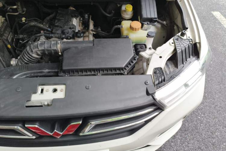 Used Wuling Hongguang 2021 1.5L S Comfort Edition LAR Engine Bay Left