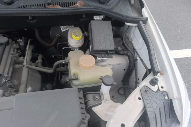 Used Wuling Hongguang 2021 1.5L Revised S Standard Version with Electric Power Steering LAR Engine Bay Left
