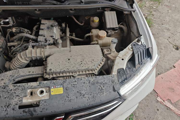 Used Wuling Hongguang 2021 1.5L Facelifted S Comfort Version with Electric Power Steering LAR Engine Bay Left