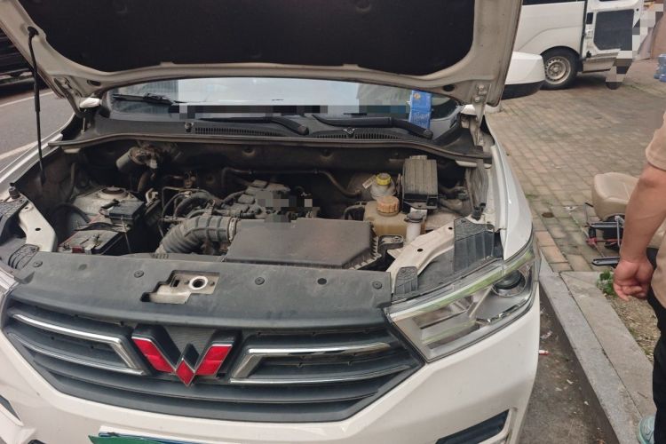 Used Wuling Hongguang 2021 1.5L Facelifted S Comfort Version with Electric Power Steering LAR Engine Bay Left