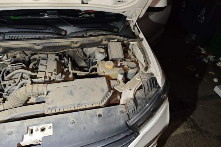 Used Wuling Hongguang 2021 1.5L Revised S Standard Version Hydraulic-Power-Assisted LAR Engine Bay Left