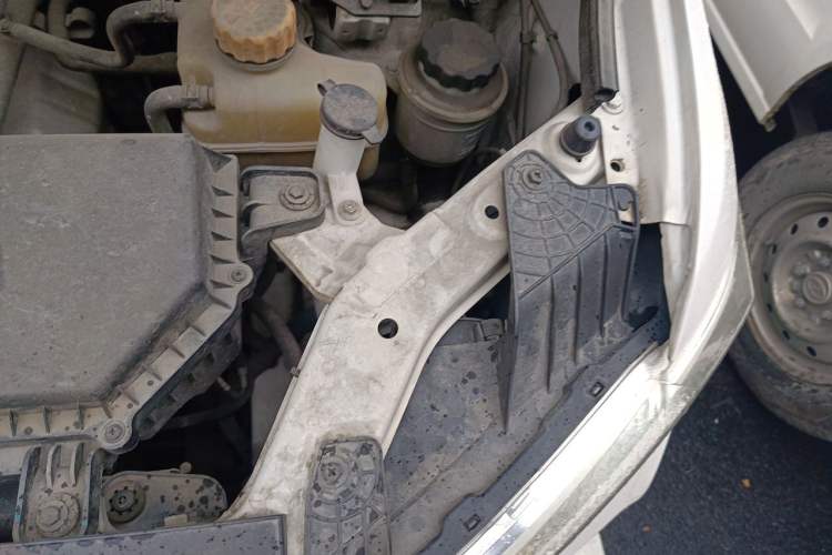 Used Wuling Hongguang 2021 1.5L Revised S Standard Version with Electric Power Steering LAR Engine Bay Left