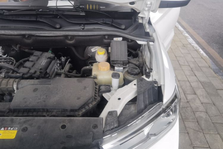 Used Wuling Hongguang 2021 1.5L Revised S Standard Version Hydraulic-Power-Assisted LAR Engine Bay Left