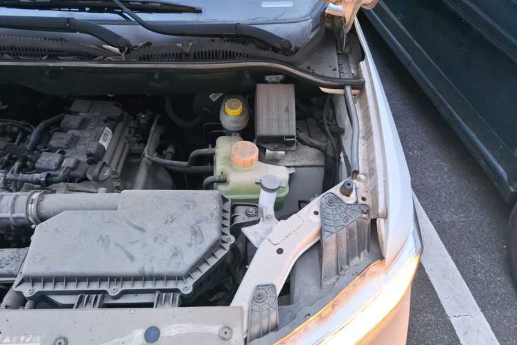 Used Wuling Hongguang 2021 1.5L Revised S Standard Version with Electric Power Steering LAR Engine Bay Left
