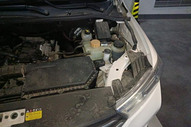 Used Wuling Hongguang 2021 1.5L S Standard Version LAR Engine Bay Left