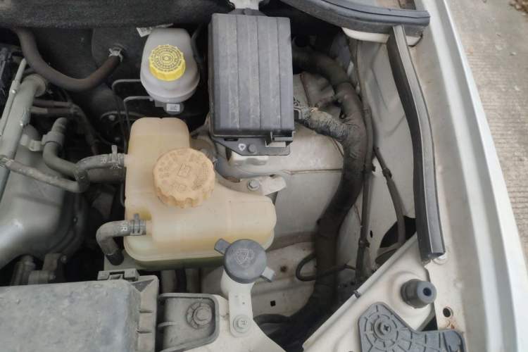 Used Wuling Hongguang 2021 1.5L S Standard Version LAR Engine Bay Left