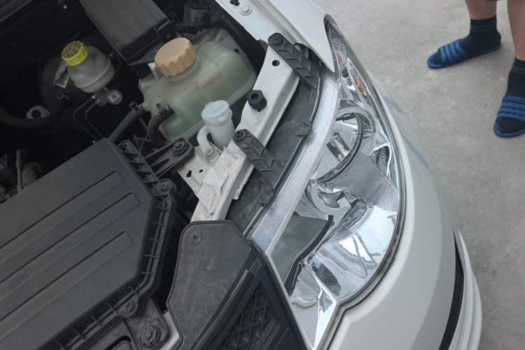 Used Wuling Hongguang 2021 1.5L Revised S Base Version Hydraulic Power Steering LAR Engine Bay Left