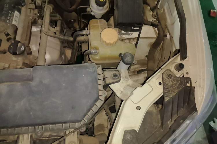 Used Wuling Hongguang 2021 1.5L S Standard Version LAR Engine Bay Left