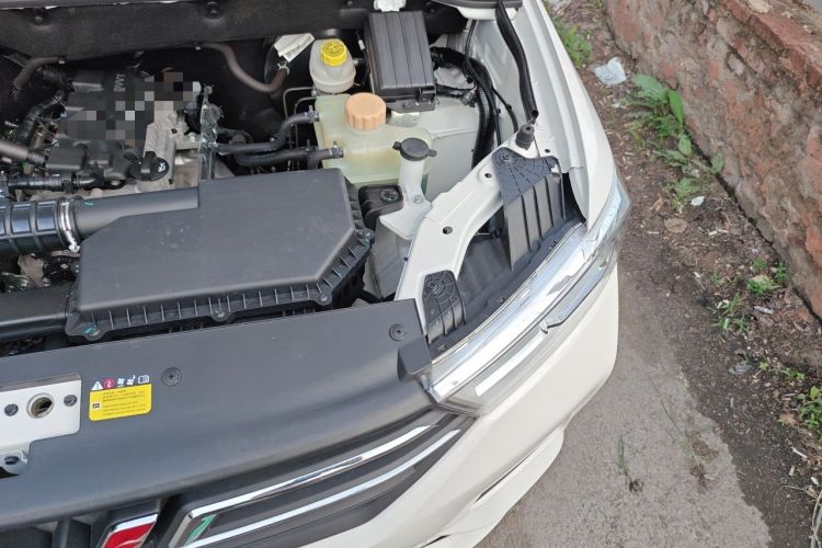 Used Wuling Hongguang 2021 1.5L Revised S Standard Version with Electric Power Steering LAR Engine Bay Left