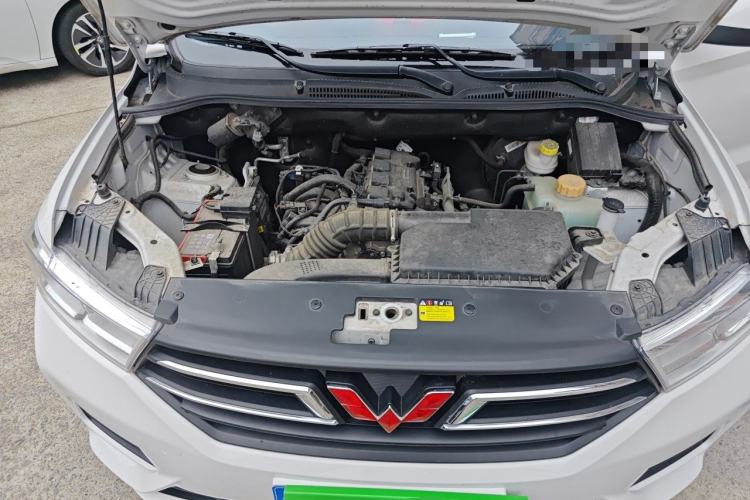 Used Wuling Hongguang 2021 1.5L S Standard Version LAR Engine Bay