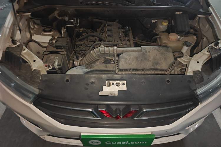 Used Wuling Hongguang 2021 1.5L S Standard Version LAR Engine Bay