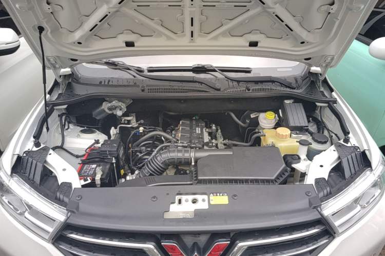 Used Wuling Hongguang 2021 1.5L Revised S Standard Version Hydraulic-Power-Assisted LAR Engine Bay