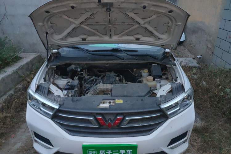 Used Wuling Hongguang 2021 1.5L S Standard Version LAR Engine Bay