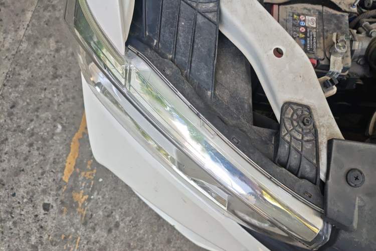 Used Wuling Hongguang 2021 1.5L Revised S Base Version Hydraulic Power Steering LAR Engine Bay Right