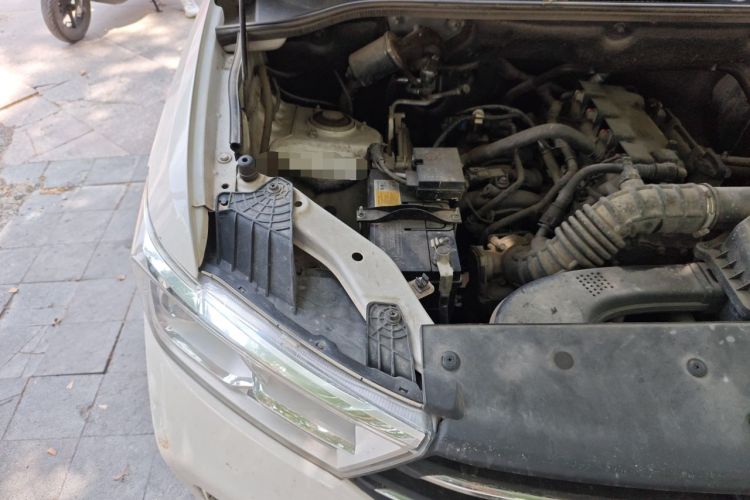 Used Wuling Hongguang 2021 1.5L Revised S Standard Version with Electric Power Steering LAR Engine Bay Right