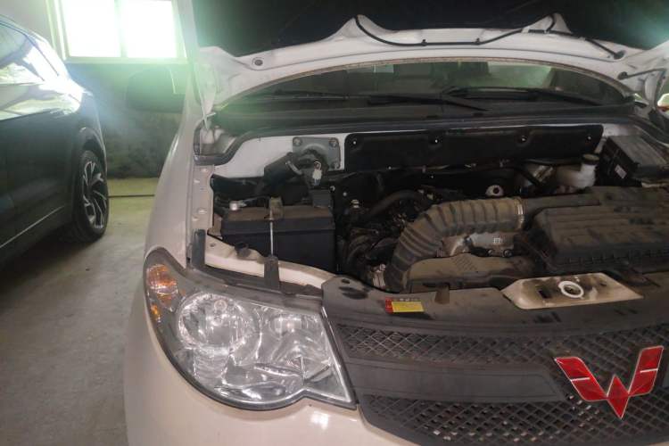 Used Wuling Hongguang 2021 1.5L S Base Version LAR Engine Bay Right