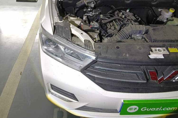 Used Wuling Hongguang 2021 1.5L Revised S Standard Version with Electric Power Steering LAR Engine Bay Right
