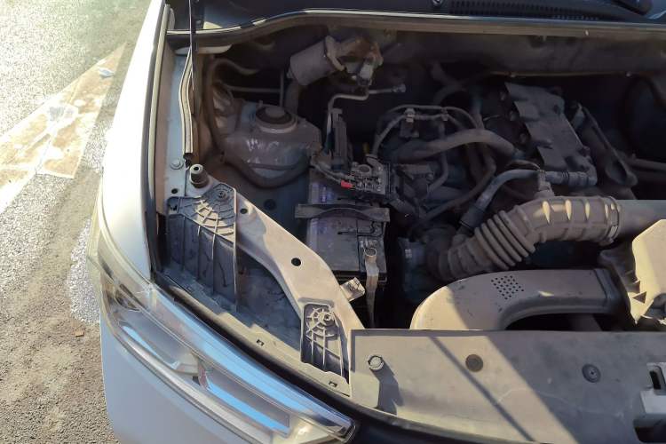 Used Wuling Hongguang 2021 1.5L S Comfort Edition LAR Engine Bay Right