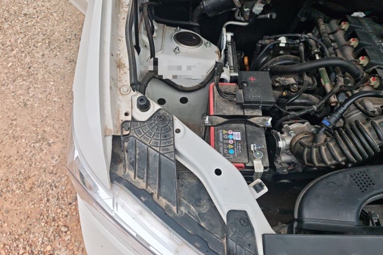 Used Wuling Hongguang 2021 1.5L Revised S Standard Version Hydraulic-Power-Assisted LAR Engine Bay Right