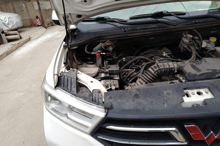 Used Wuling Hongguang 2021 1.5L Revised S Standard Version with Electric Power Steering LAR Engine Bay Right