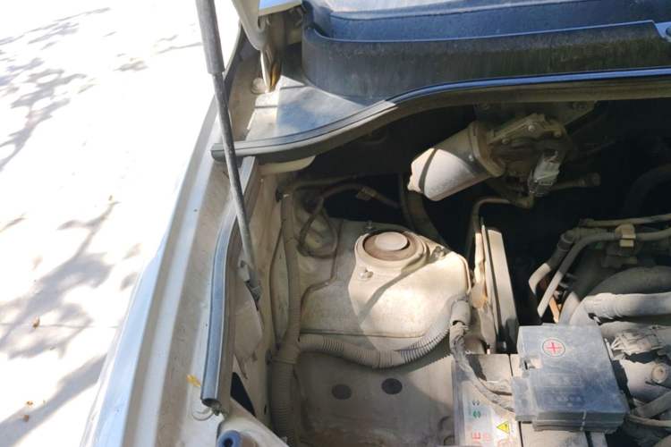 Used Wuling Hongguang 2021 1.5L S Standard Version LAR Engine Bay Right
