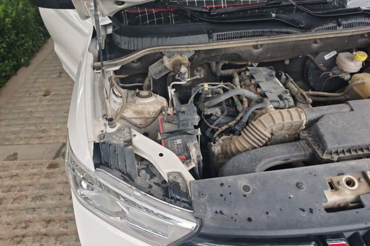 Used Wuling Hongguang 2021 1.5L S Comfort Edition LAR Engine Bay Right