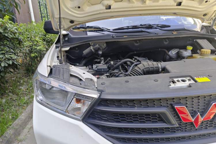 Used Wuling Hongguang 2021 1.5L Revised S Base Version Hydraulic Power Steering LAR Engine Bay Right