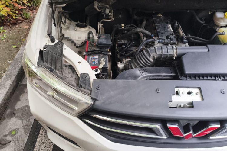 Used Wuling Hongguang 2021 1.5L S Comfort Edition LAR Engine Bay Right