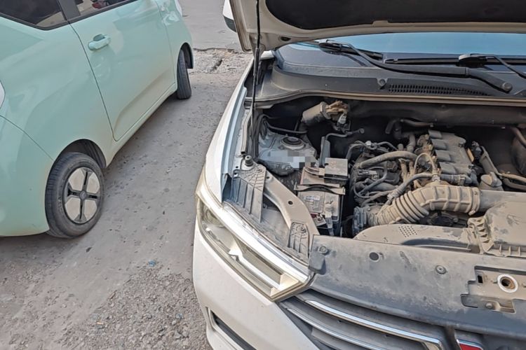Used Wuling Hongguang 2021 1.5L S Comfort Edition LAR Engine Bay Right